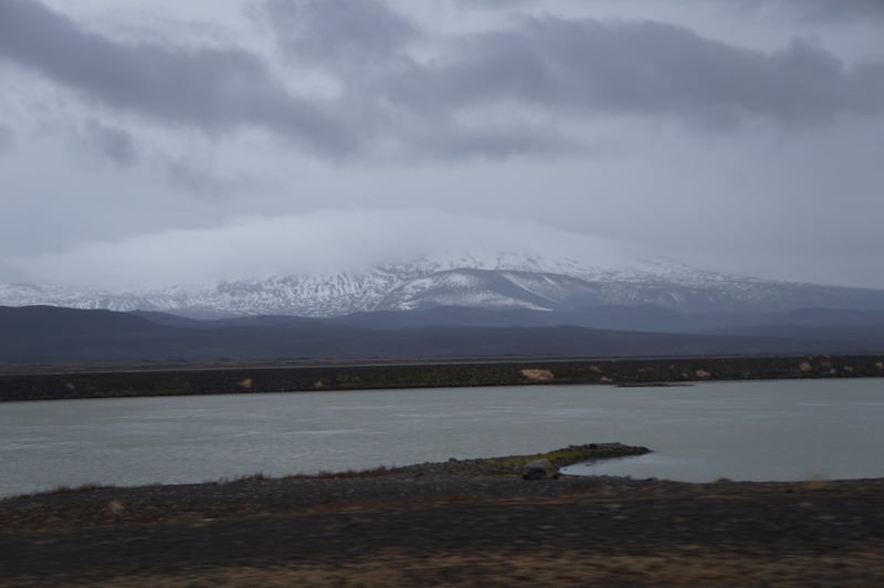 Vulcão Hekla com nuvens