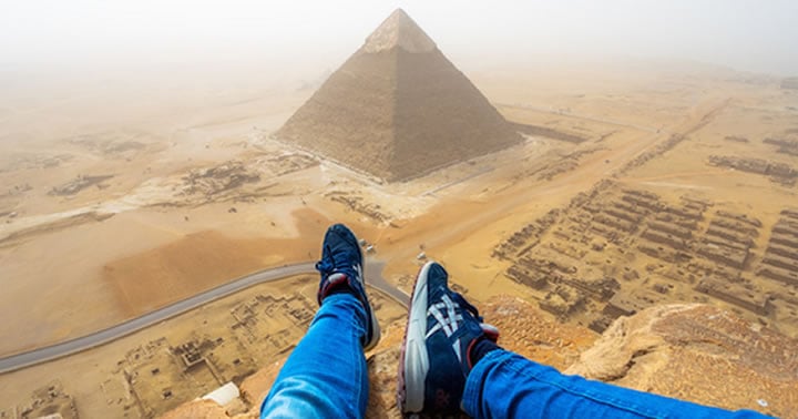 Turista alemão é preso após escalar ilegalmente a maior pirâmide do Egito