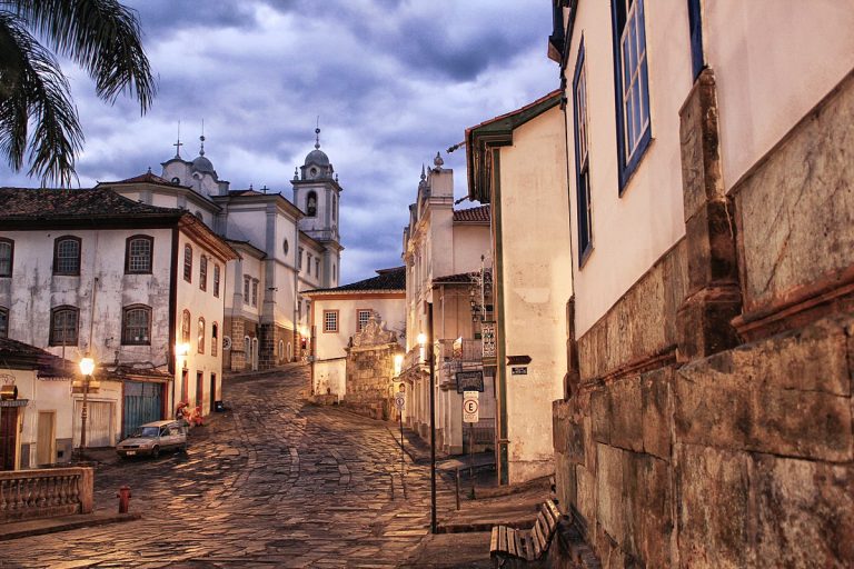 Que tal conhecer as cidades históricas de Minas Gerais numa road trip?