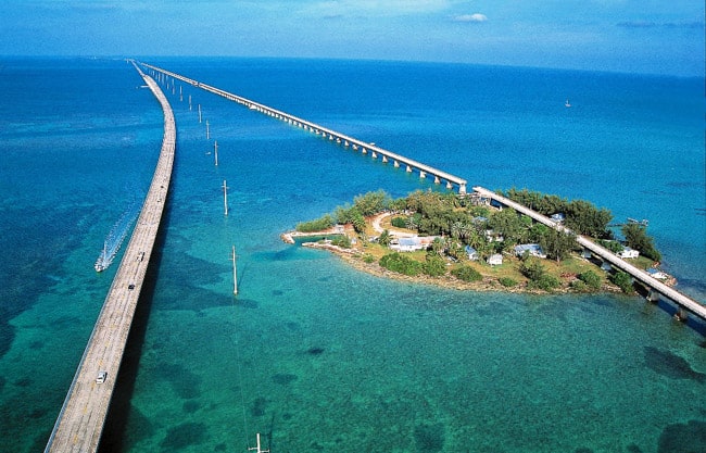 Florida Keys: travessia em estrada sobre o mar chega às ilhas paradisíacas de Miami