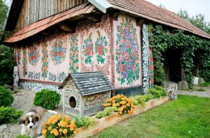 Conheça Zalipie, vila na Polônia onde flores estão por toda parte