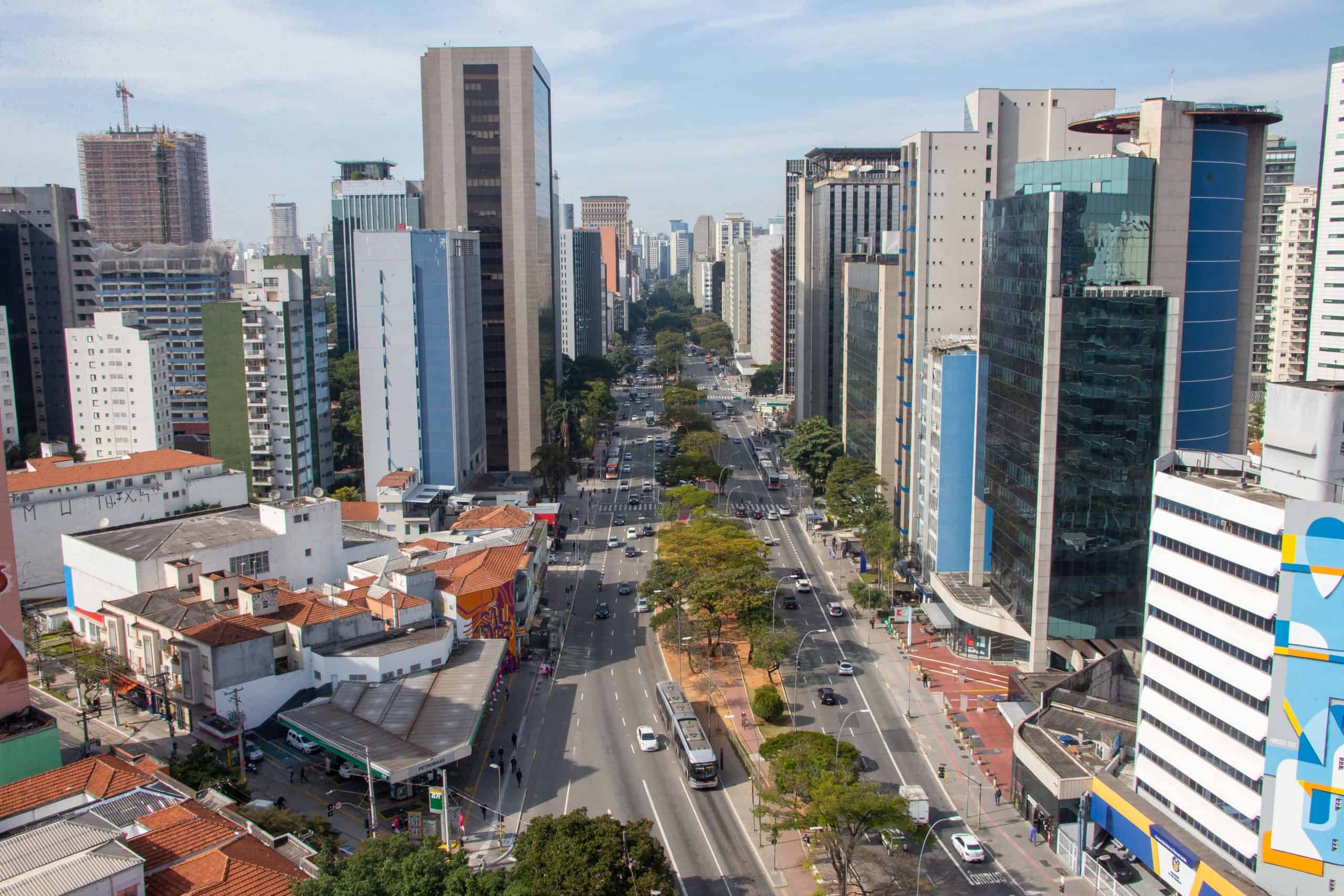 Com jogos eletrônicos, bar em São Paulo é playground para adultos