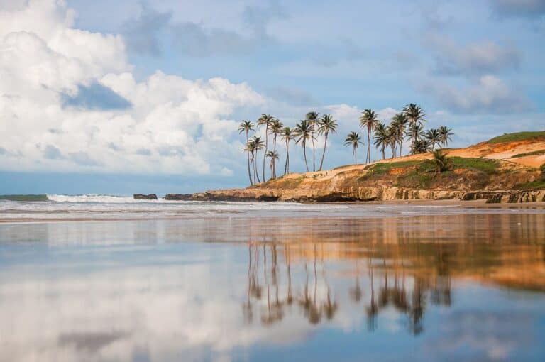 As melhores praias do Ceará para curtir o verão!