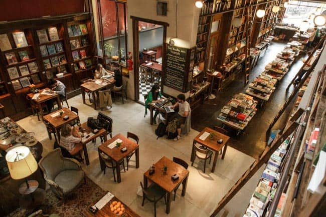 Libros del Pasaje é uma aconchegante pausa para cafezinho e leitura em Buenos Aires