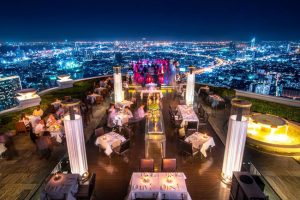 Sirocco Sky Bar tem rooftop com vista imperdível em Bangkok