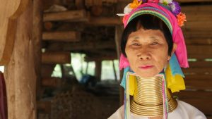 Conheça a origem da tribo Karen, onde vive parte das “mulheres girafas” da Tailândia