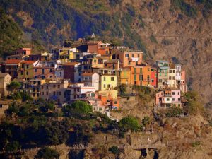 Cinque Terre é um dos principais destinos de verão da Itália