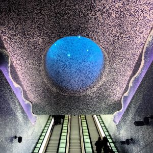 Saiba porque o metrô de Nápoles é considerado o mais bonito da Europa