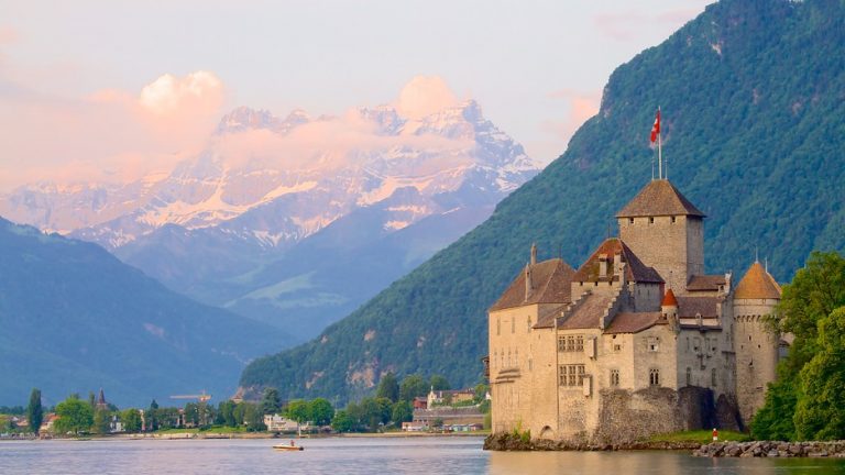 Descubra o Castelo de Chillon, edifício histórico mais visitado da Suíça