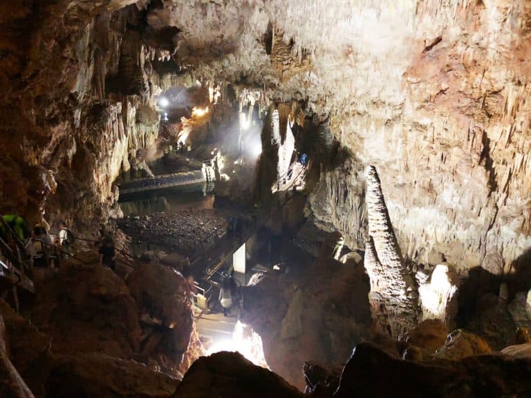 Conheça a Caverna do Diabo, a maior caverna do estado de São Paulo!