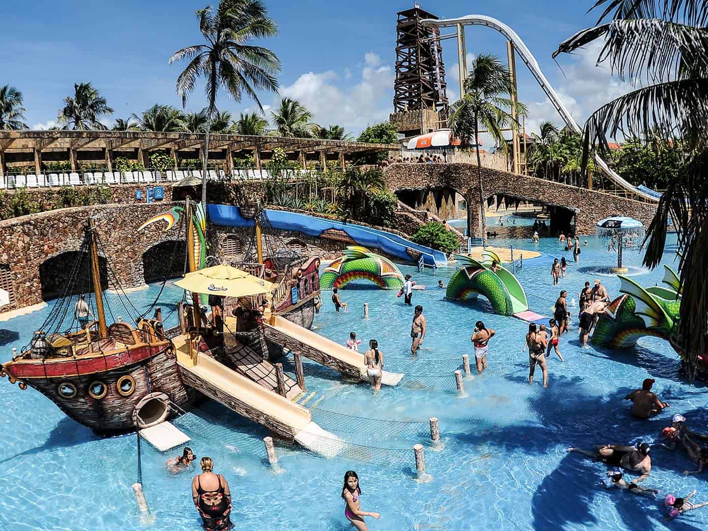 Guia Beach Park: o que fazer para curtir um dia no parque aquático