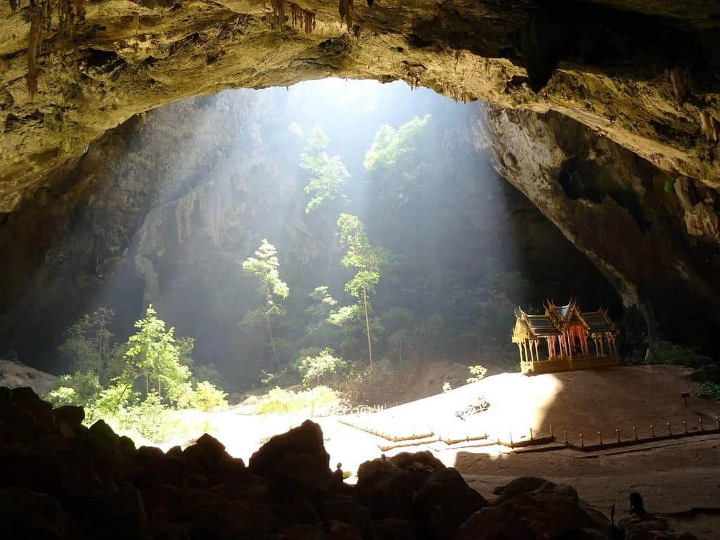 caverna phraya nakhon