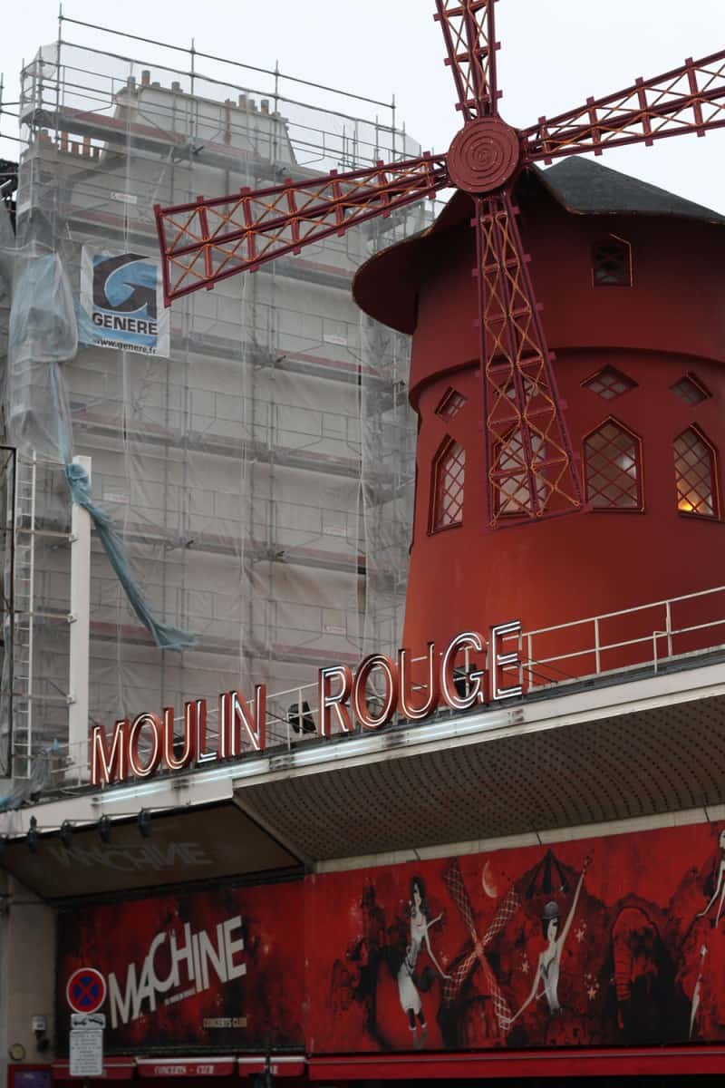 moulin rouge em paris Montmartre