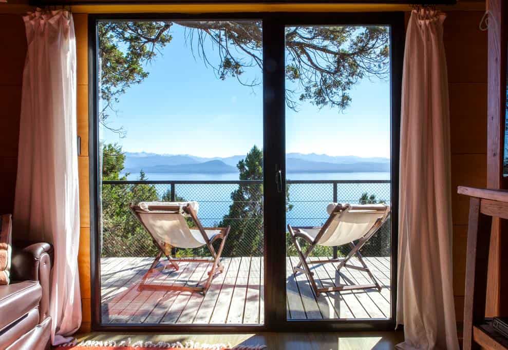 Linda casa na árvore com vista para o lago é opção de Airbnb em Bariloche