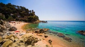 Verão na Espanha: 9 destinos de praia que você merece conhecer