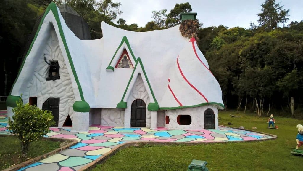 Parque Floresta Encantada resgata contos de fadas em Campos do Jordão