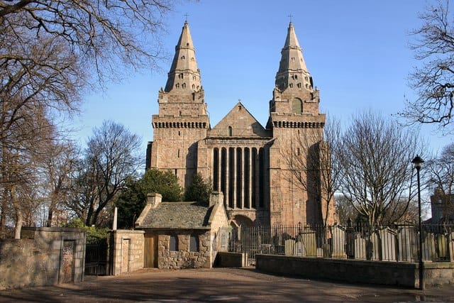 St Machar's Cathedral, em Aberdeen. Foto CC BY-SA 2.0 Martyn Gorman