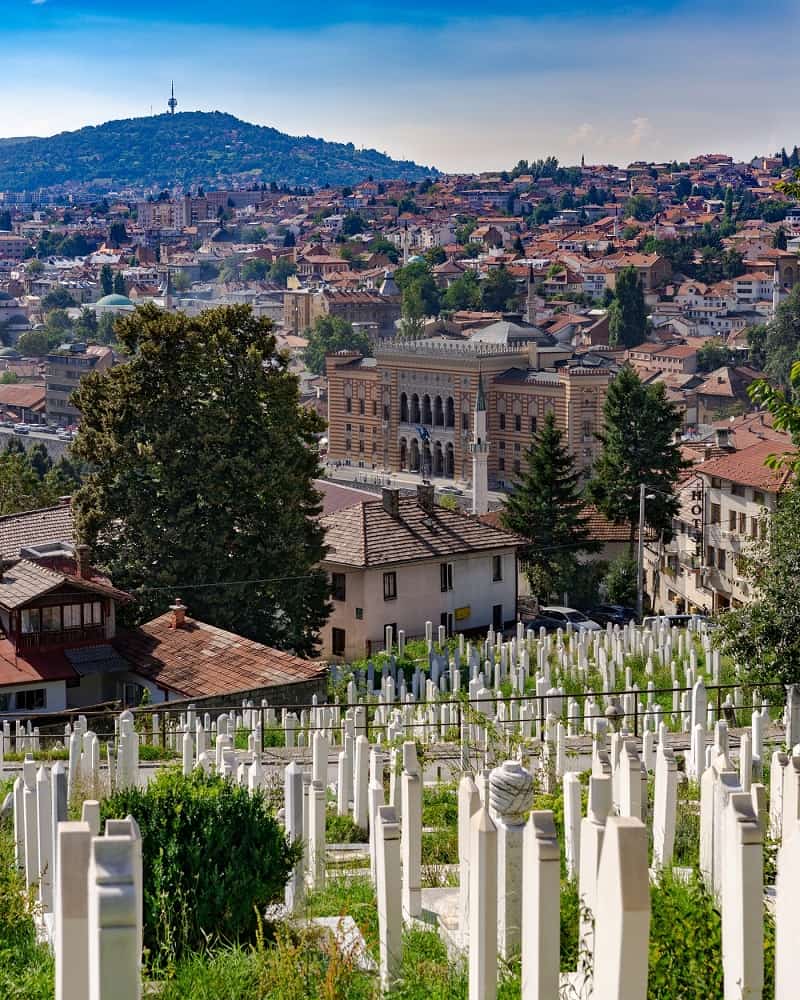 Lápides em Sarajevo. Foto: Darcey Beau
