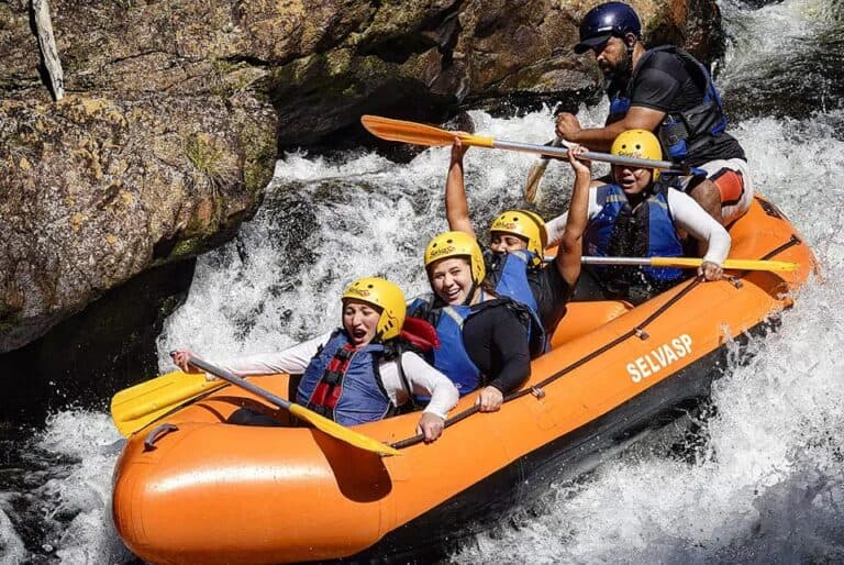 Parque de aventura em SP oferece rafting, trilhas e rapel sem sair da capital