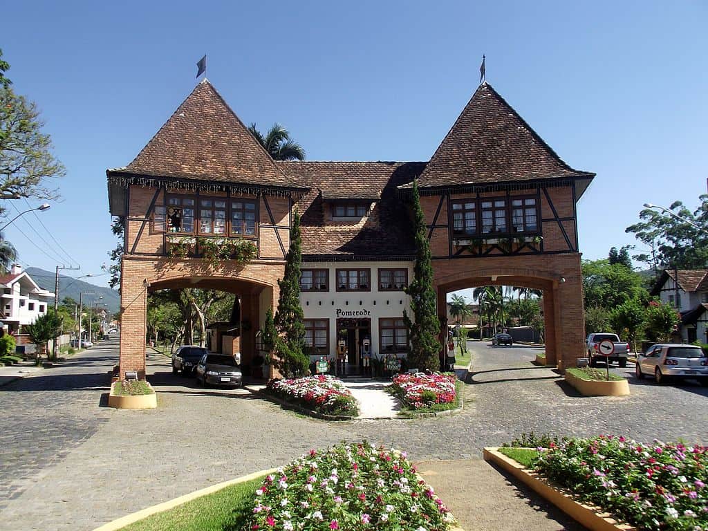 Cultura alemã predomina na charmosa Pomerode, em Santa Catarina