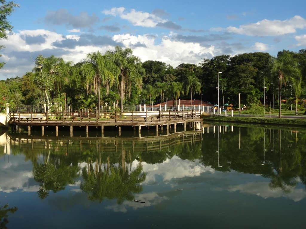 Quer relaxar? Conheça estes 7 destinos com águas termais em São Paulo