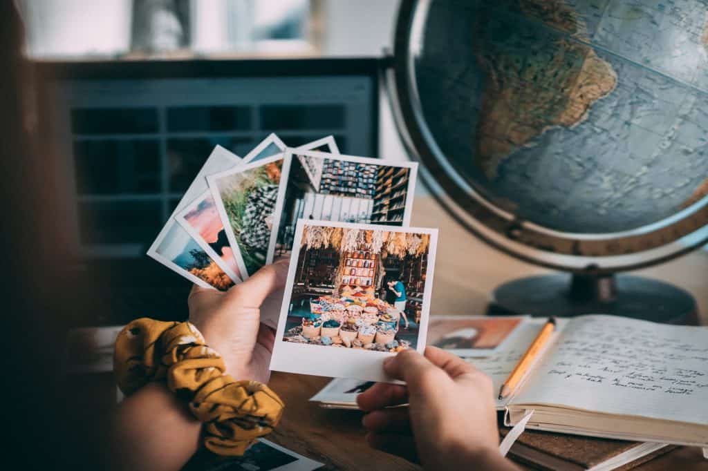 10 maneiras criativas de organizar suas lembranças de viagem