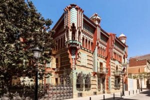 Casa de Gaudí terá hospedagem em experiência incrível