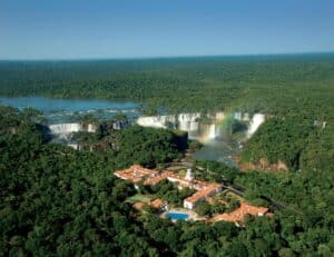 Hotel em Foz do Iguaçu leva nota máxima no Forbes Travel Guide 2023