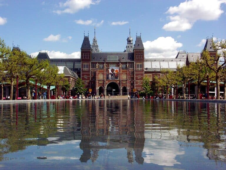 Museus em Amsterdã: tour na Heineken original, casa da Anne Frank, do Van Gogh e mais