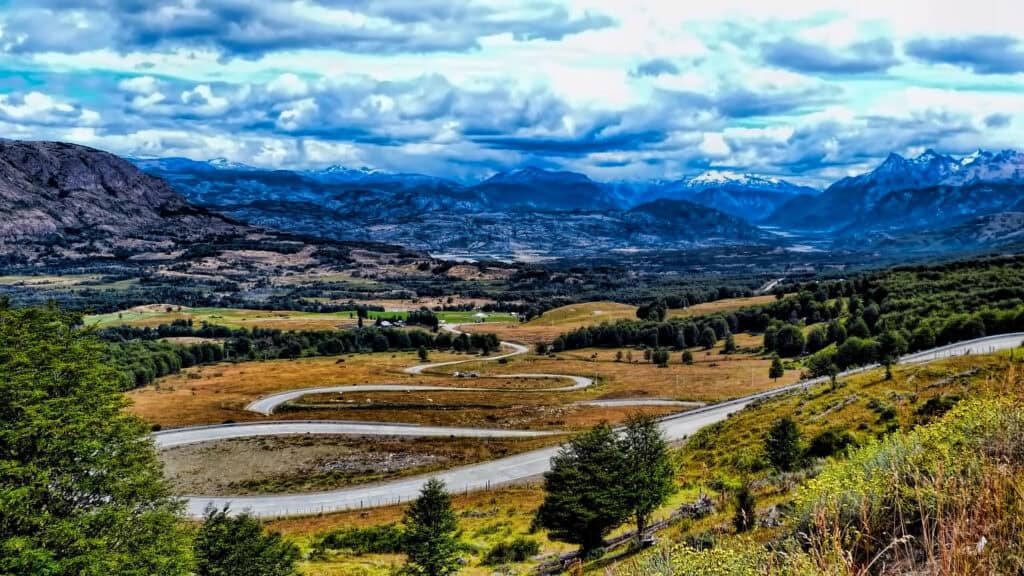 Destinos para viajar de moto saindo do brasil