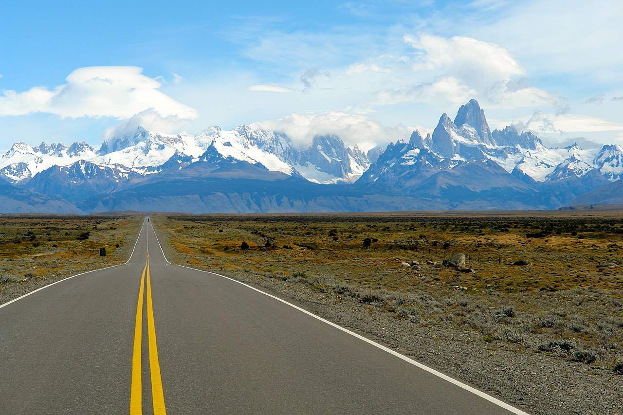 Destinos para viajar de moto saindo do brasil