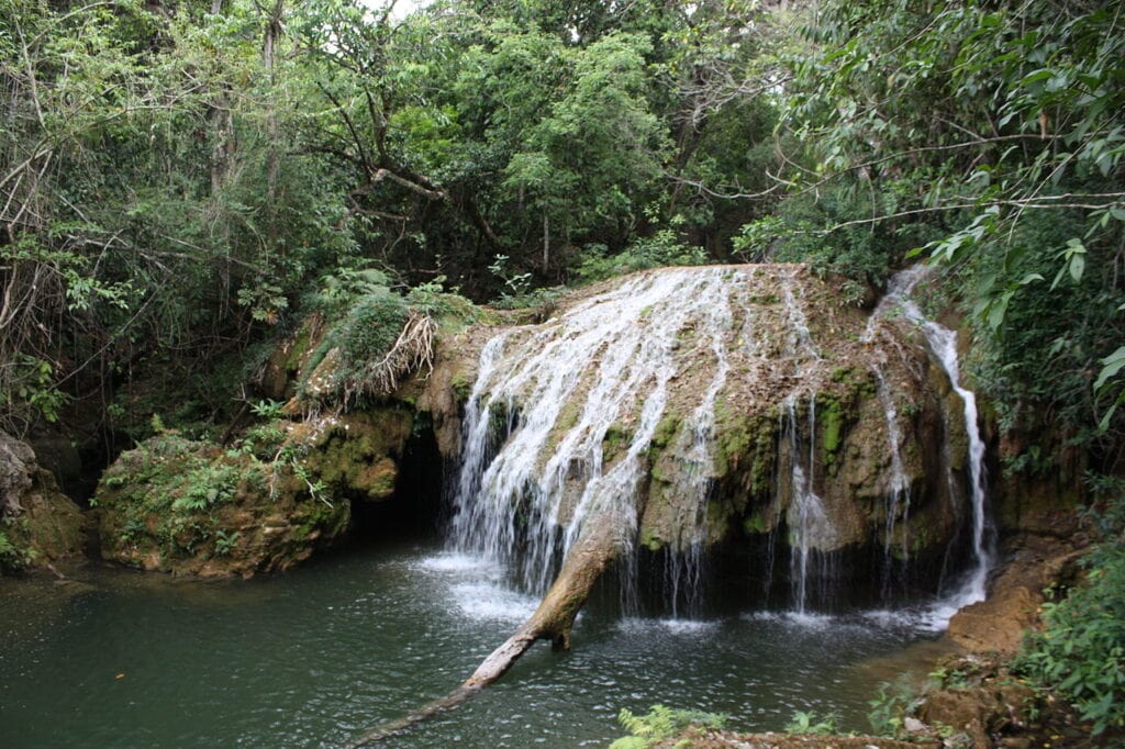 cachoeiras perto de Bonito