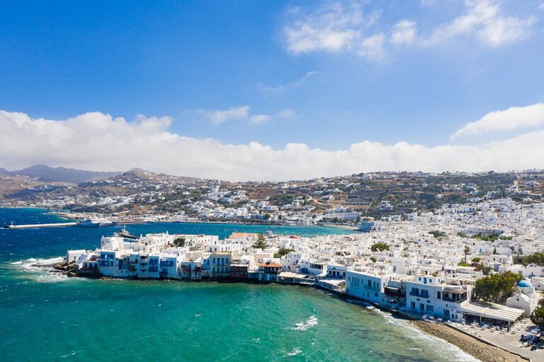 Guia de viagem para Mykonos: o que fazer na charmosa ilha grega