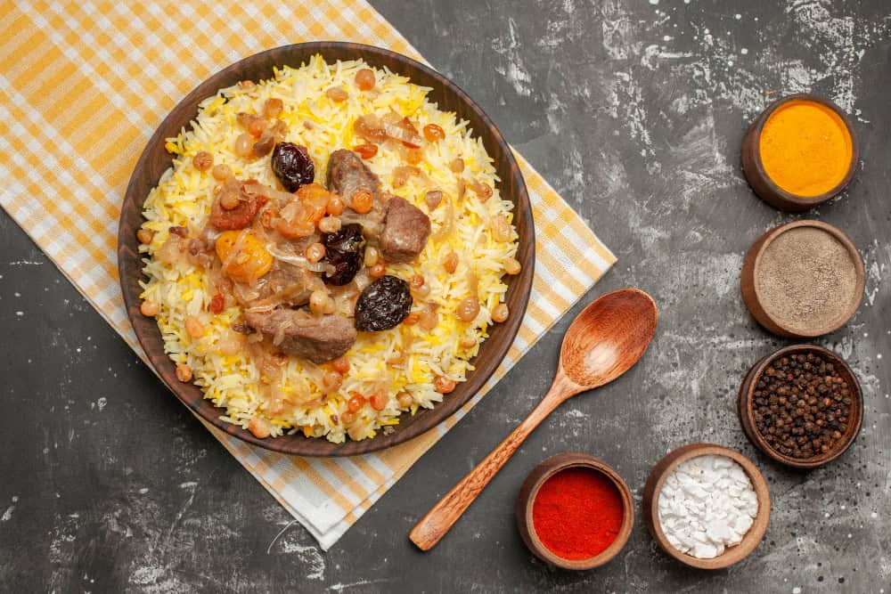 O que esperar da alimentação em Bukhara? Descubra sabores, valores e mais