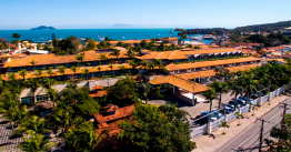 Búzios, RJ: Hotel em frente à praia com piscina, restaurante e SPA.