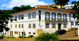 Ouro Preto, MG: Charmoso hotel no centro histórico, com café incluso