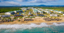 Resort All-Inclusive em Punta Cana, à beira da Praia de Uvero Alto.