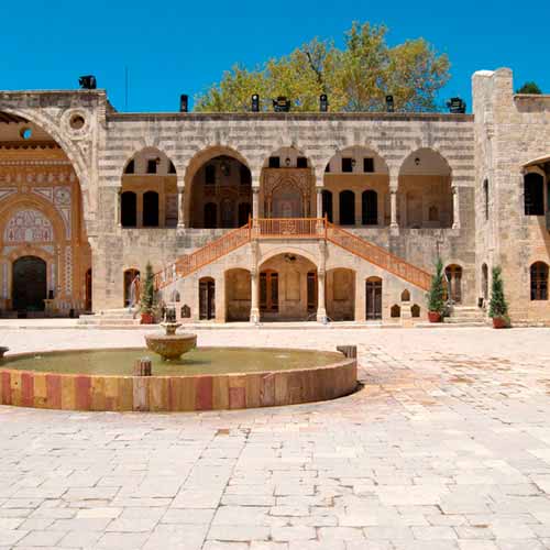 Tour de Beirute para palácio Beiteddine 