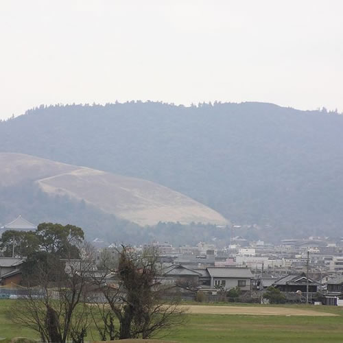Wakakusa Hill